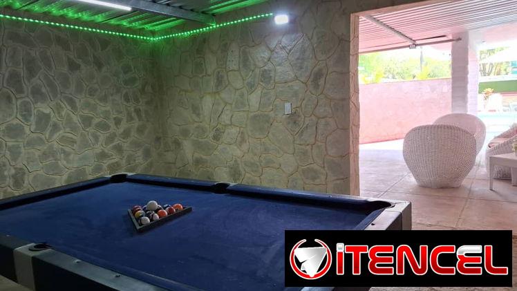 Rentamos 2 casas una al lado de la otra a solo 1 cuadra del mar de Guanabo. En total 8 hab. para 26 personas. 5295 9440