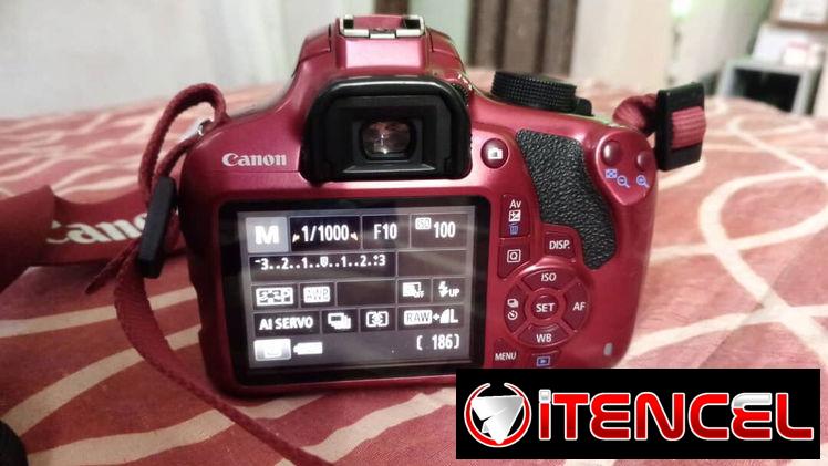 Canon T5 con dos lentes