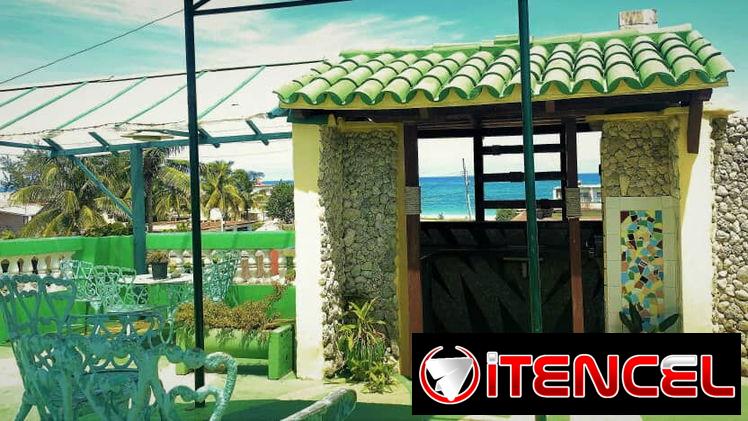 Se renta casa de 4 habitaciones a 60 metros de la playa de Guanabo con piscina de lona. 54026428