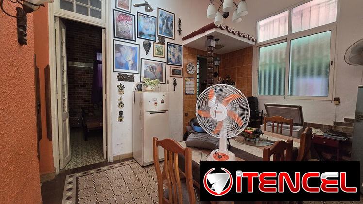 Vedado 150 mil usd casa independiente 4 ctos garaje jardín