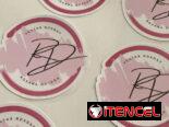 Pegatinas de diferentes formas personalizadas con tu logo.