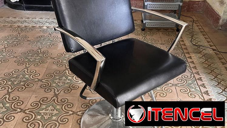 Se vende sillón de barbería peluquería está como nuevo soy del vedado 56132327