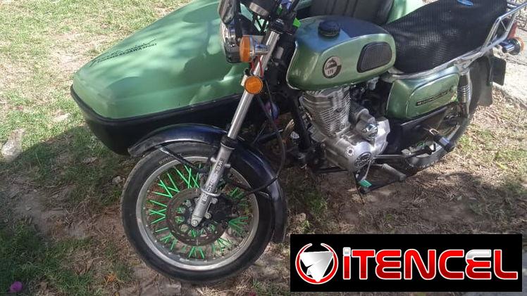 Venta de moto con sidecal marca Bochod-3M