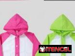 Capas de agua, camisetas niños, toallitas de mano