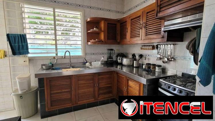 Casa independiente en Miramar con 900m² . Todo de lujo