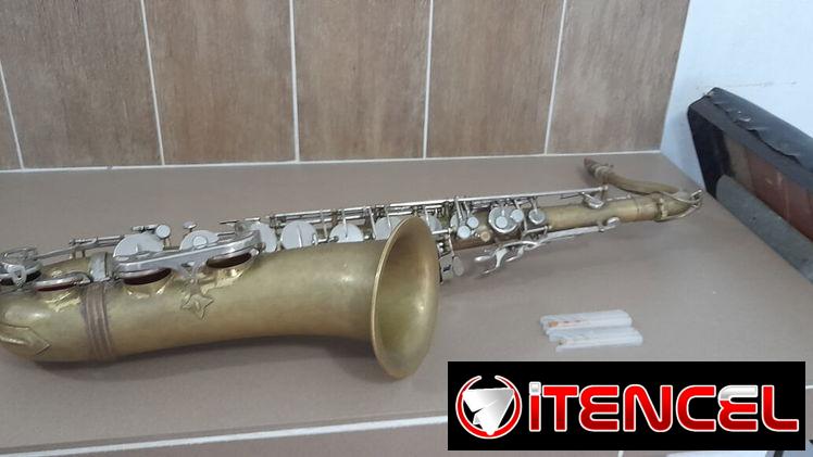 Saxofoñón Tenor con 2 cañas nuevas