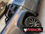*chevrolet colorado z71*  32 000 *Descripción* – cama grande  – 6 cilindro  – defensa delantera  – luces