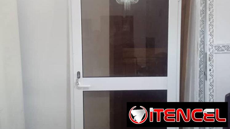 Puerta de aluminio 1.90 x 1.0