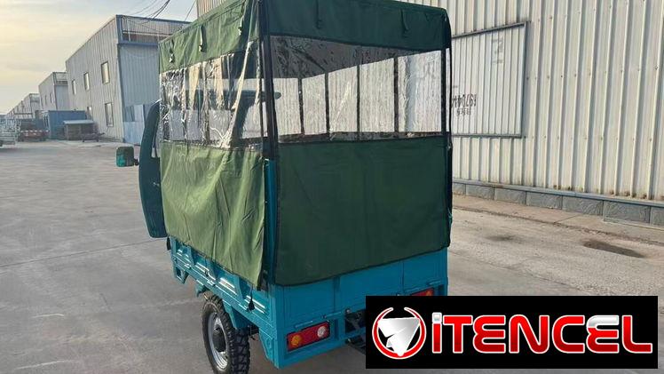 Triciclo Kitova 2026 (0km) con techo, cabina y asiento plegables para 8 personas ($5050)