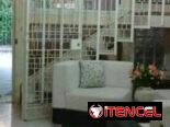 Vendo casa habilitada para rentar de 4 habitaciones, 4 baños y garaje cerca de la Ciudad Deportiva.