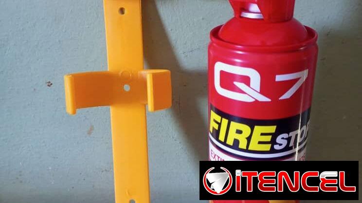 extintor de incendio para motos y autos con su base