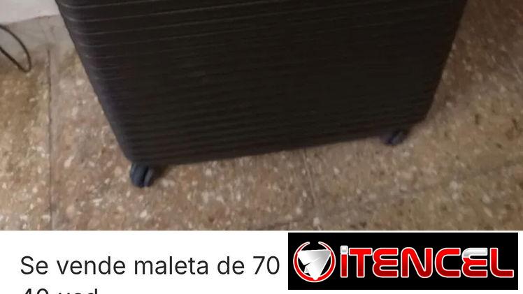 Se vende maleta de 70 cm por 47 cm