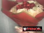 Ramo de rosas eternas perfectas para mamá