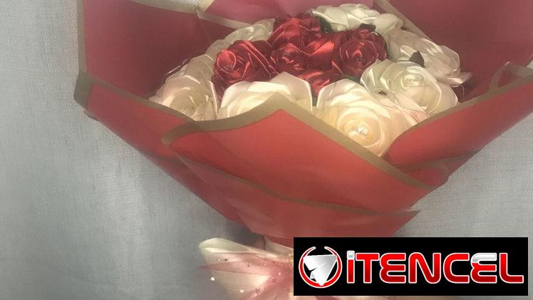 Ramo de rosas eternas perfectas para mamá