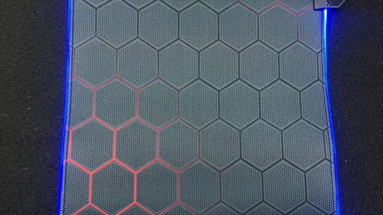– Vendo mouse pad RGB