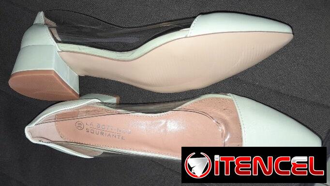 Zapatos nuevos de tacón bajo cuadrado