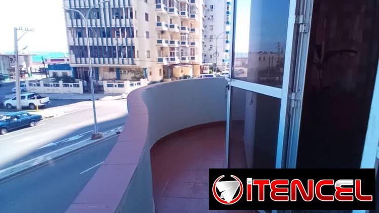 Se vende apartamento en el vedado. Amplio. Bonito y ubicacion privilegieda. En calle Linea