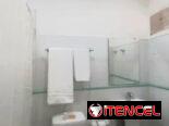 Venta de apartamento en buen estado en el edificio de la marina