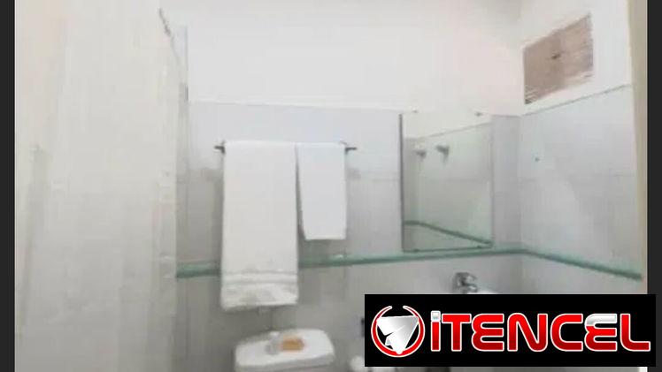 Venta de apartamento en buen estado en el edificio de la marina