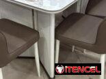 Mesas con sillas
