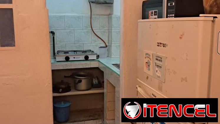 Rento en Vedado de forma lineal Apartamento de 1 cuarto en 17 y 18 2⁰ piso Amueblado y equipado