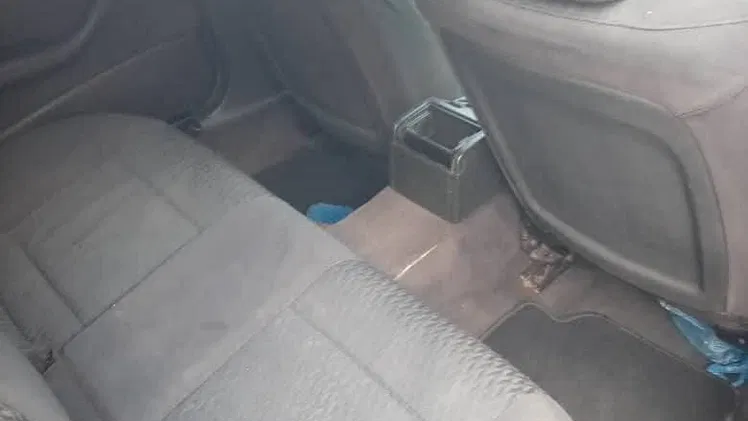 Se vende BMW del 2000 gasolina automático. Único dueño original de fabrica
