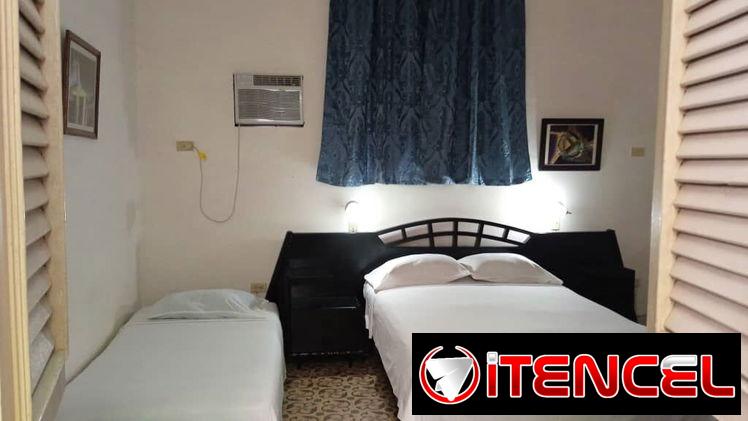 SE RENTA HABITACIÓN PRIVADA A POCOS PASOS DE LA ESCALINATA DE LA UNIVERSIDAD DE LA HABANA.54026428