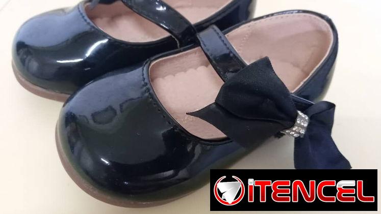 **Se vende** Zapatos de vestir de niña
