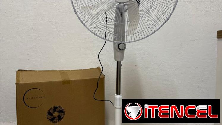 Ventilador recargable marca RUDENKOV