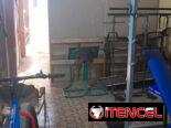 Se vende mini gimnasio(banco de press, + 300lb en pesos, predicador, banco de abdominales, caminadora, polea y más