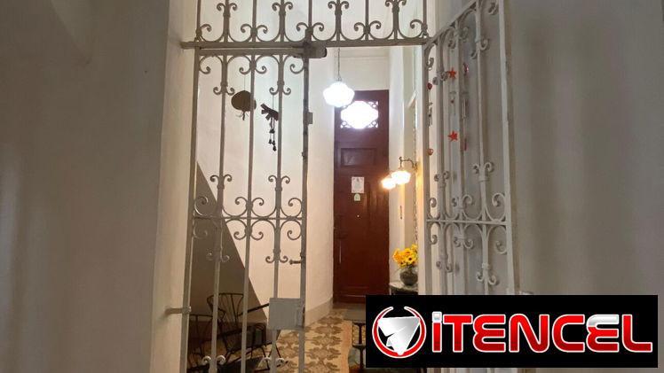 Bella casa de 8 cuartos en Santos Suárez