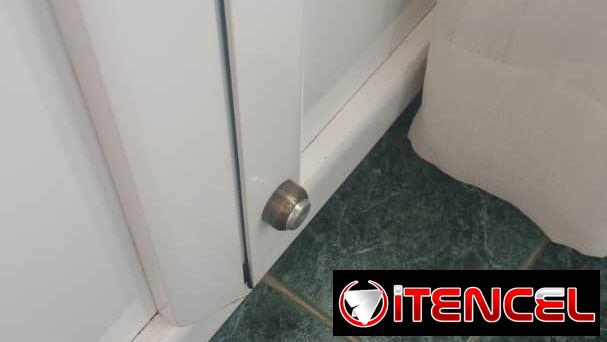 Tope de puerta de iman