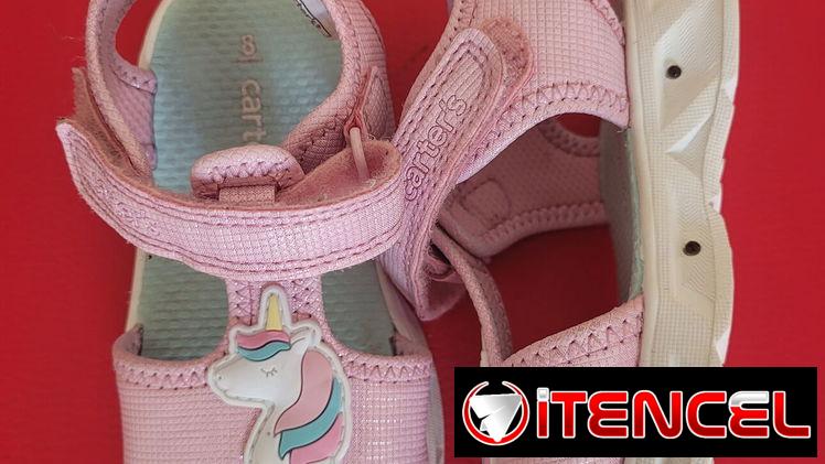 Sandalias y tenis