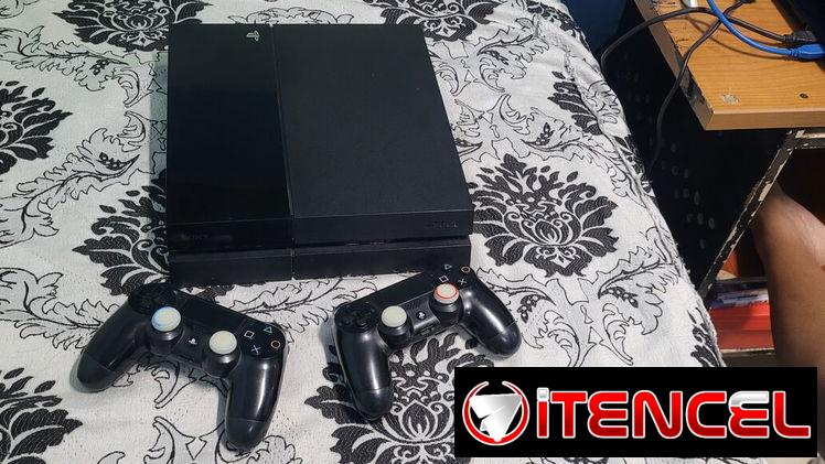 PS4 Fat pirateado 2 Mandos