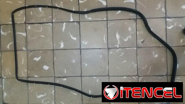 Vendo retenes(tapones) de balancines, de la punta de las válvulas, 16u(Retenes) del accent