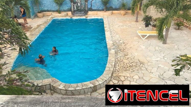 Alquiler de casa en la playa con piscina en Guanabo. Casa de renta en la playa a 8 cuadras del mar con piscina