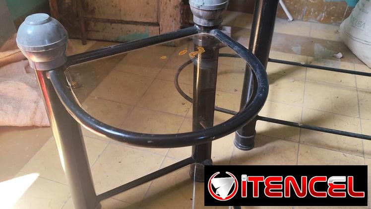 Mueble de televisor y mesitas de noche