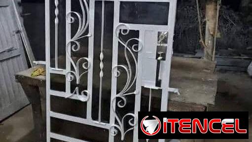 Puertas de acero y cristal hechas a medida