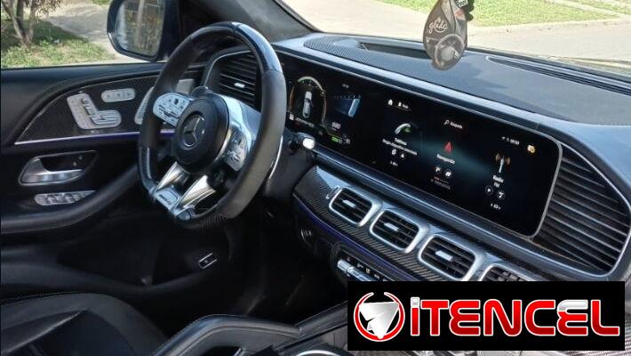Mercedes-Benz GLE63s AMG 2022 título limpio.