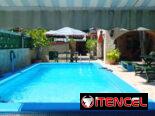Se renta alojamiento veraniego de 3 habitaciones en Guanabo con piscina grande.58858577