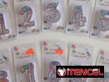 De cumpleaños: numeros inflab. $400, numeros velas $400, velas volcanicas $450, toppers $200, cortinas verdes $450