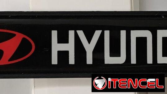 HYUNDAI EMBELLECEDOR LUMINICO