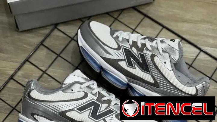 NEW BALANCE 2000