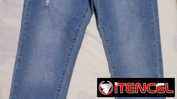 Pantalón de mujer de mezclilla