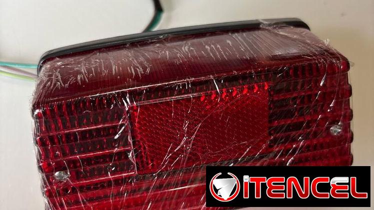 Farol trasero de Ax100