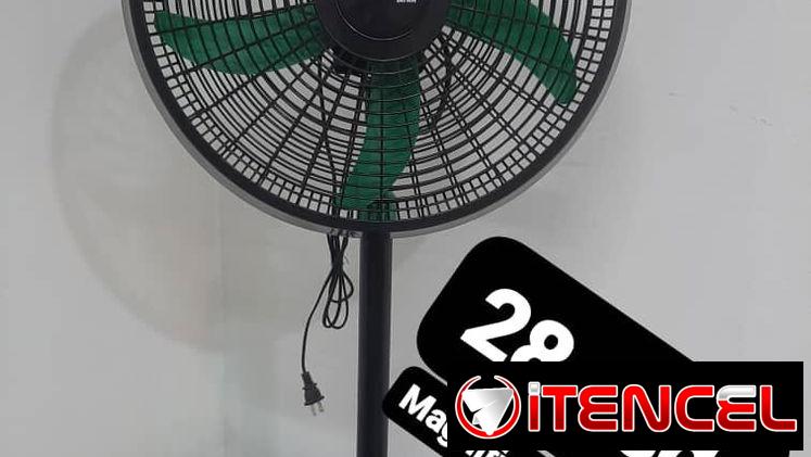 Ventilador de pie de 18 pulgadas es Nuevo