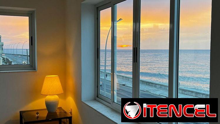🌊🛋️ Apartamento con terraza frente al mar y vista al Malecón REF 1378