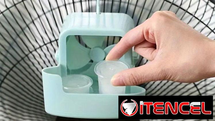 Pequeño ventilador con vasitos para hielo para poner delante del ventilador
