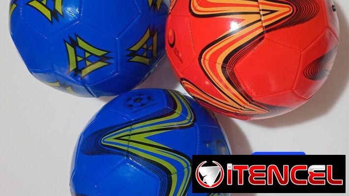 Pelotas de futbol $9 usd y $12 usd