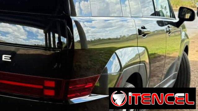 Hyundai Santa Fe 2025 básico,el SUV se encuentra en óptimas condiciones técnicas,pocas millas